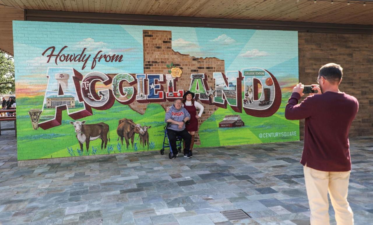 Holiday Inn & Suites College Station-Aggieland, An Ihg Hotel Exterior photo