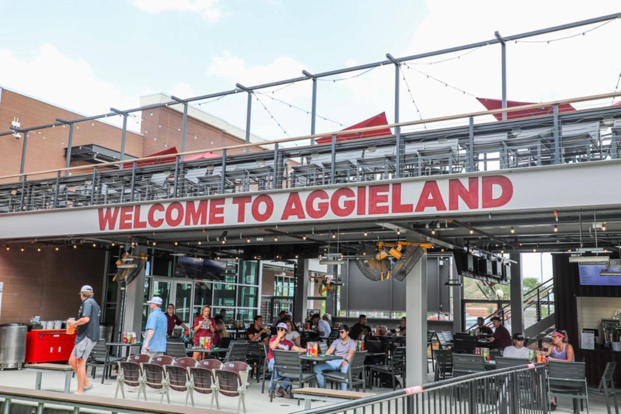 Holiday Inn & Suites College Station-Aggieland, An Ihg Hotel Exterior photo